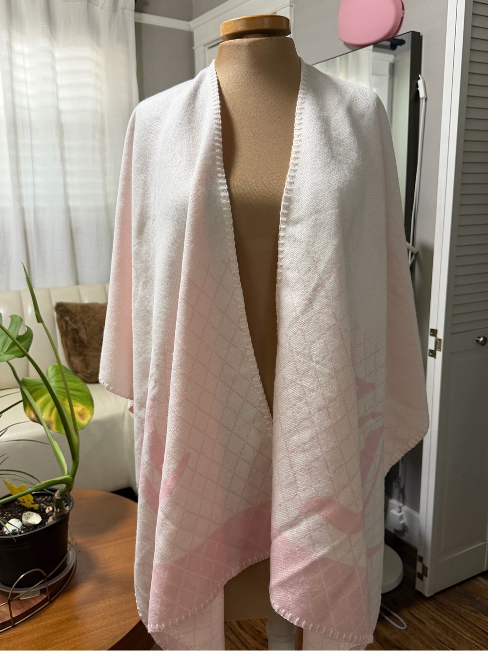 Juicy Couture Light Pink & White Open Front Shawl